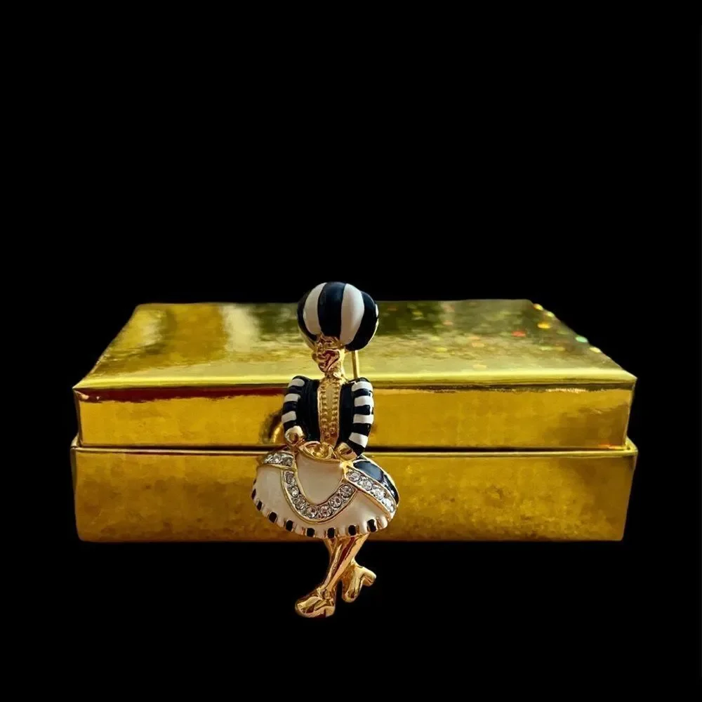 𝅺ENAMEL & rhinestone sultan brooch